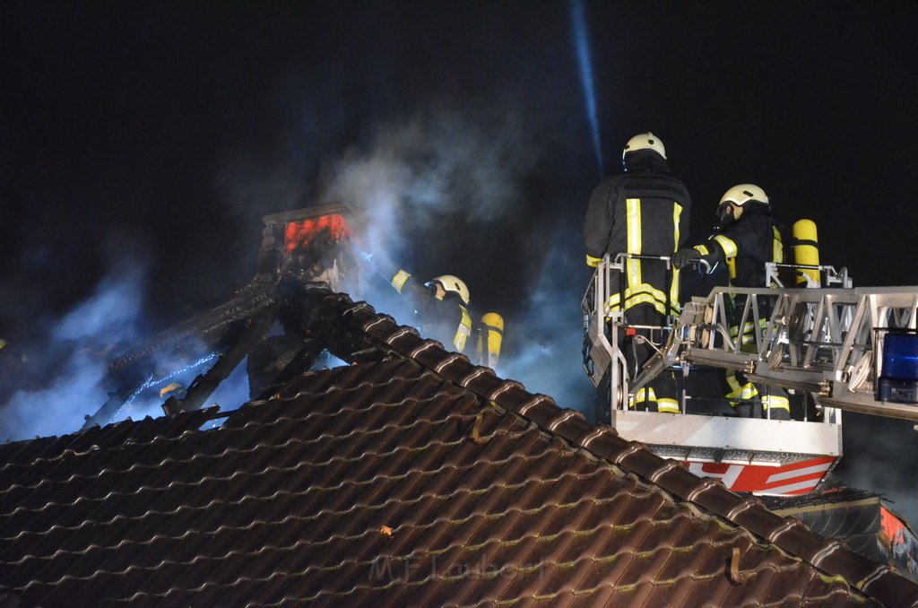 Feuer 2 Koeln Junkersdorf Salzburgerweg P137.JPG - Miklos Laubert